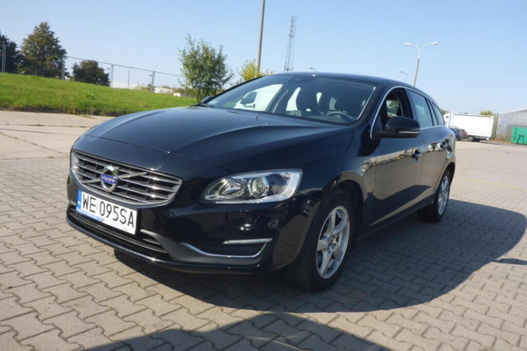 Volvo V60 D3 Summum M6 150km E6 (Estate 5dr.)