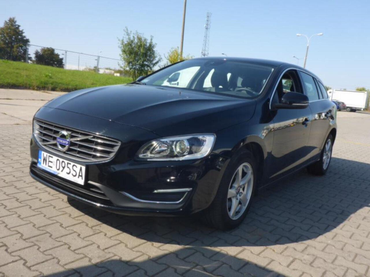 Volvo V60 D3 Summum M6 150km E6 (Estate 5dr.)