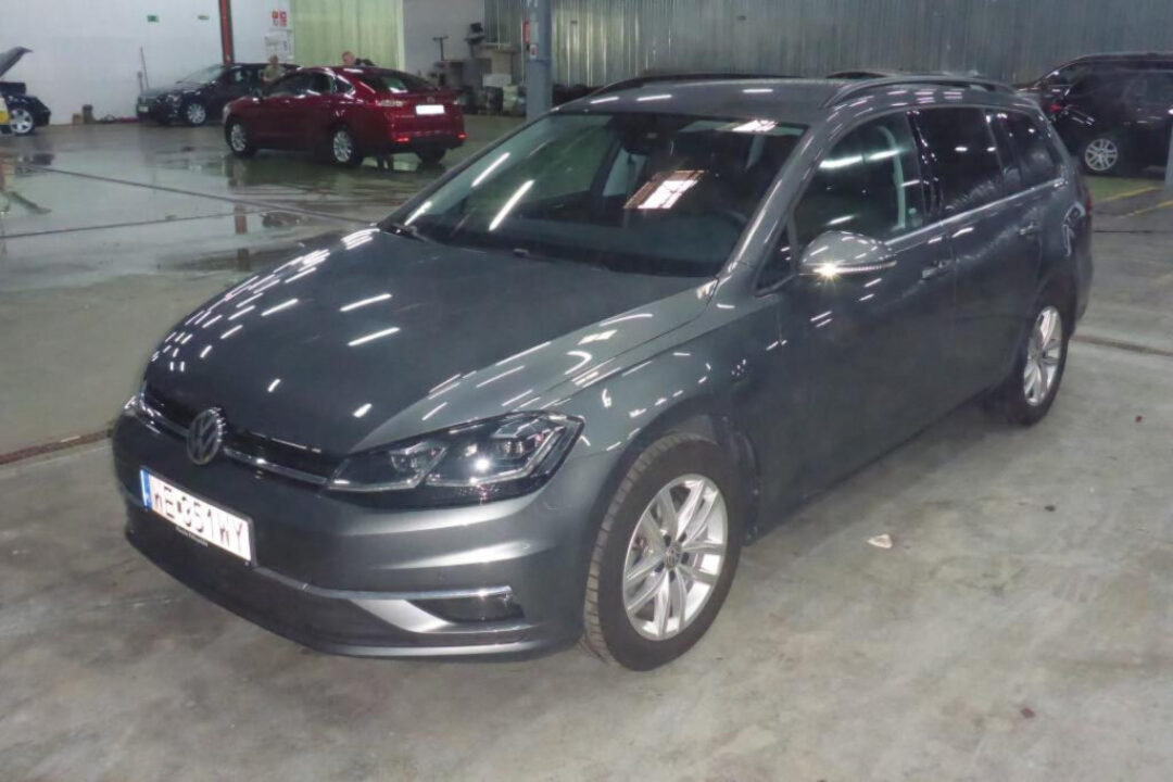 Volkswagen Golf 1.6 TDI 115KM Highline Variant A7 116KM AN (Estate 5dr.) – OSOB.