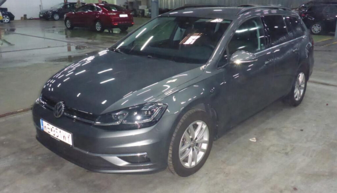Volkswagen Golf 1.6 TDI 115KM Highline Variant A7 116KM AN (Estate 5dr.) - OSOB.
